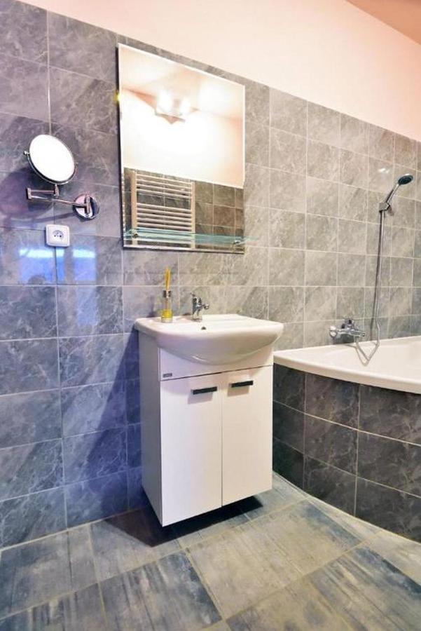 Nika Beds Otel Pardubice Dış mekan fotoğraf