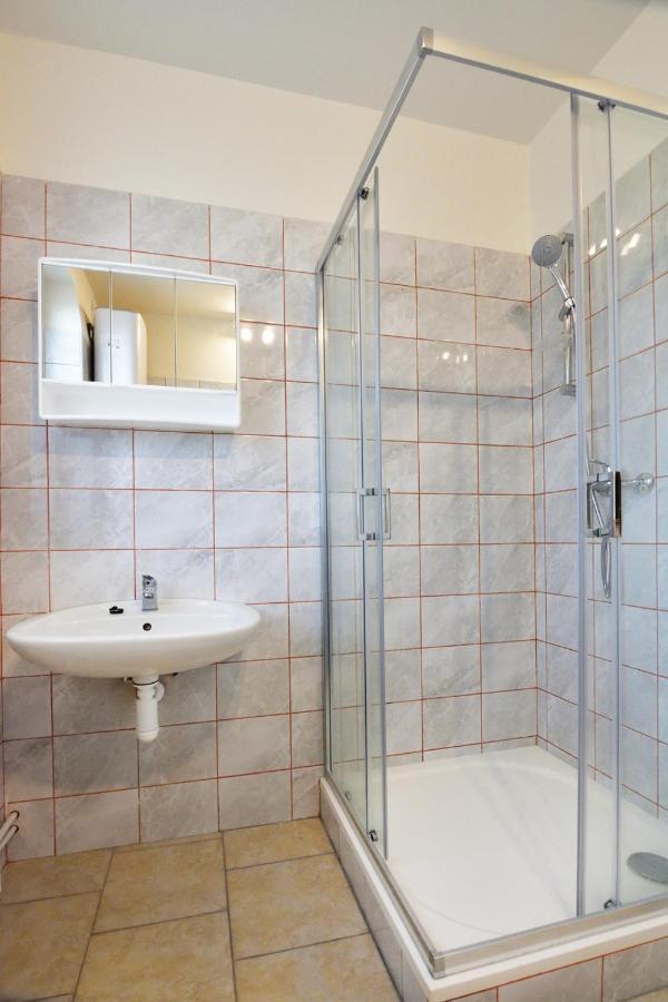 Nika Beds Otel Pardubice Dış mekan fotoğraf