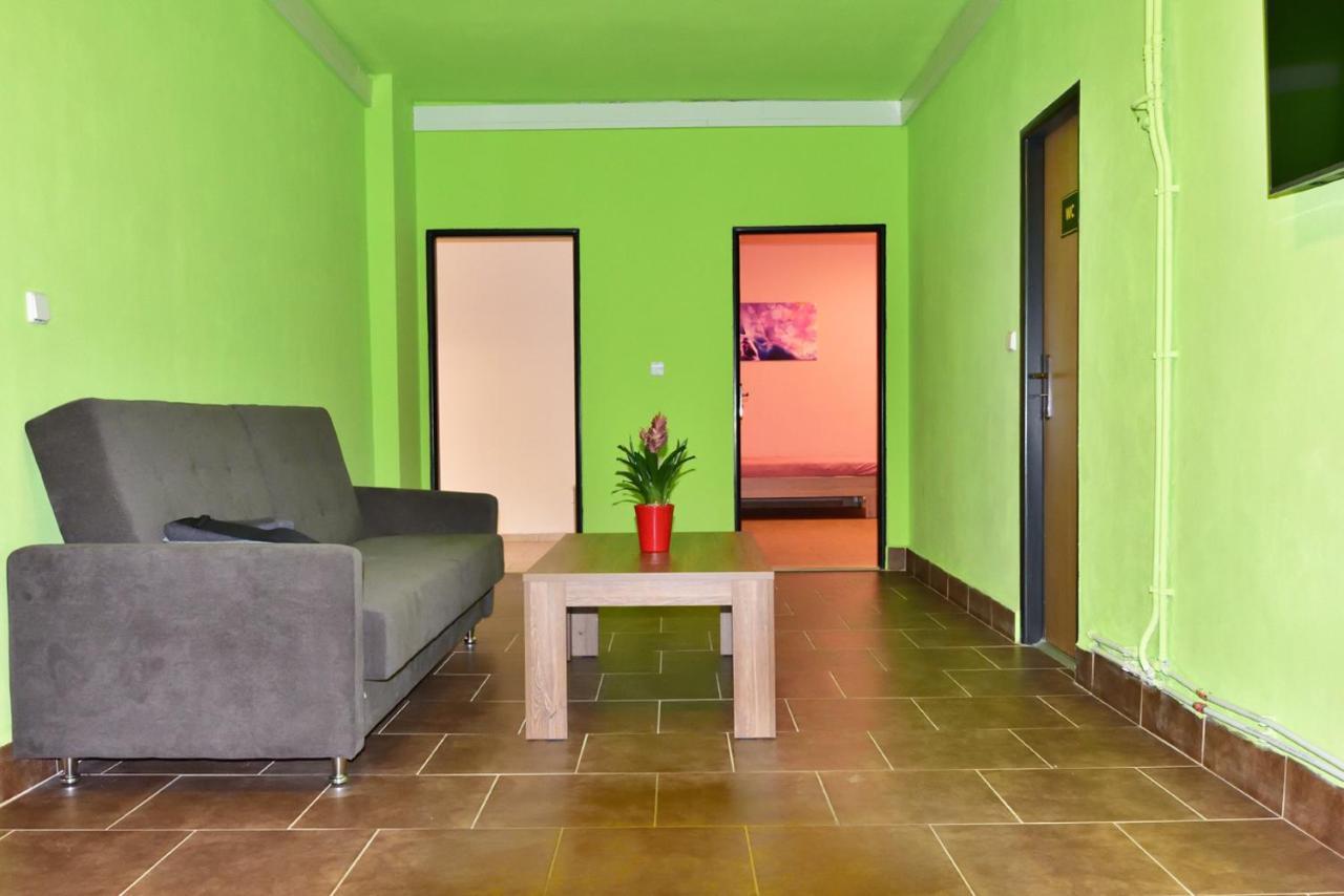 Nika Beds Otel Pardubice Dış mekan fotoğraf