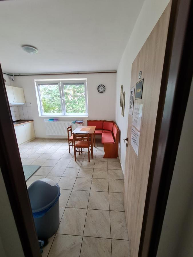 Nika Beds Otel Pardubice Dış mekan fotoğraf