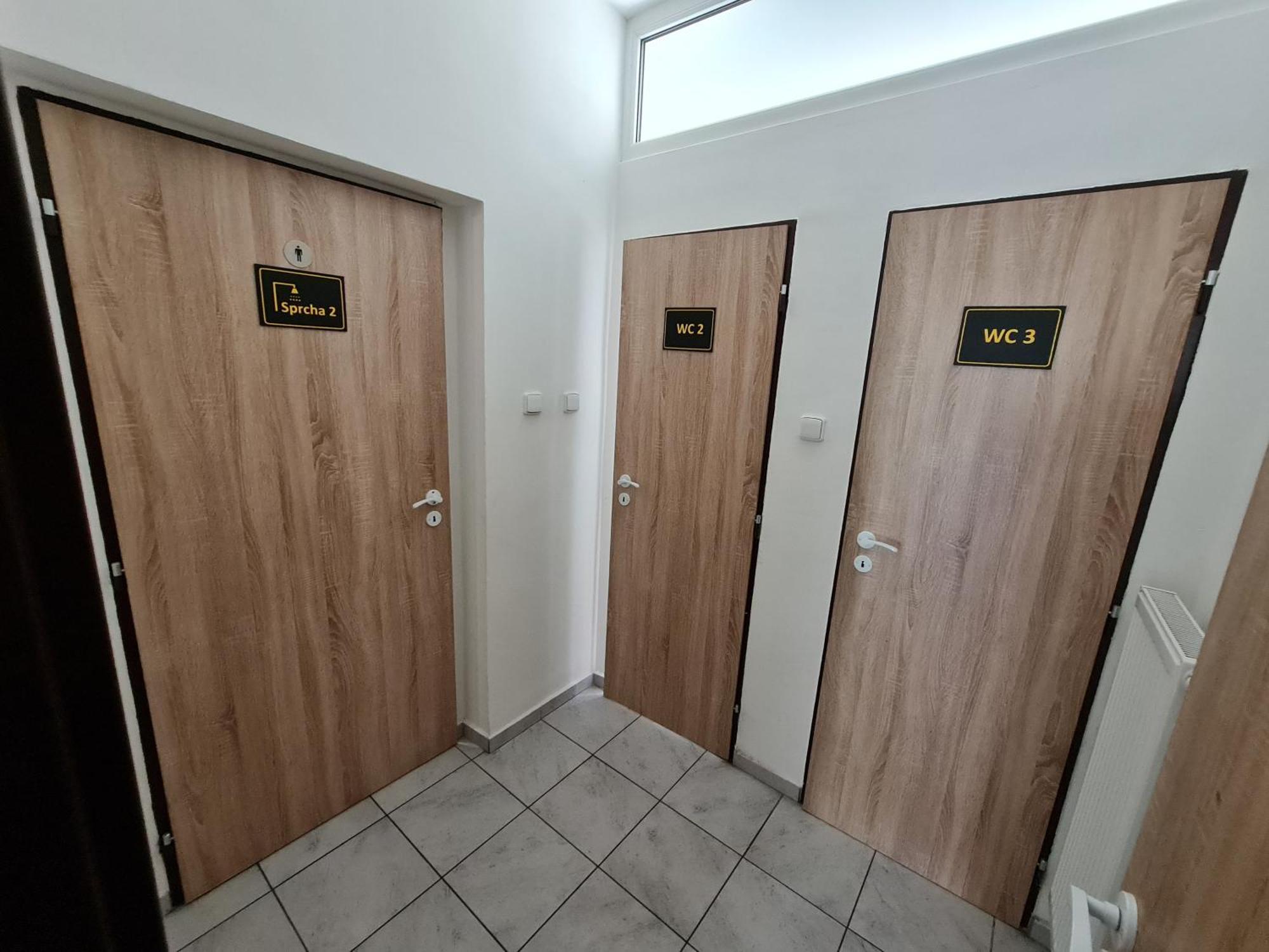 Nika Beds Otel Pardubice Dış mekan fotoğraf