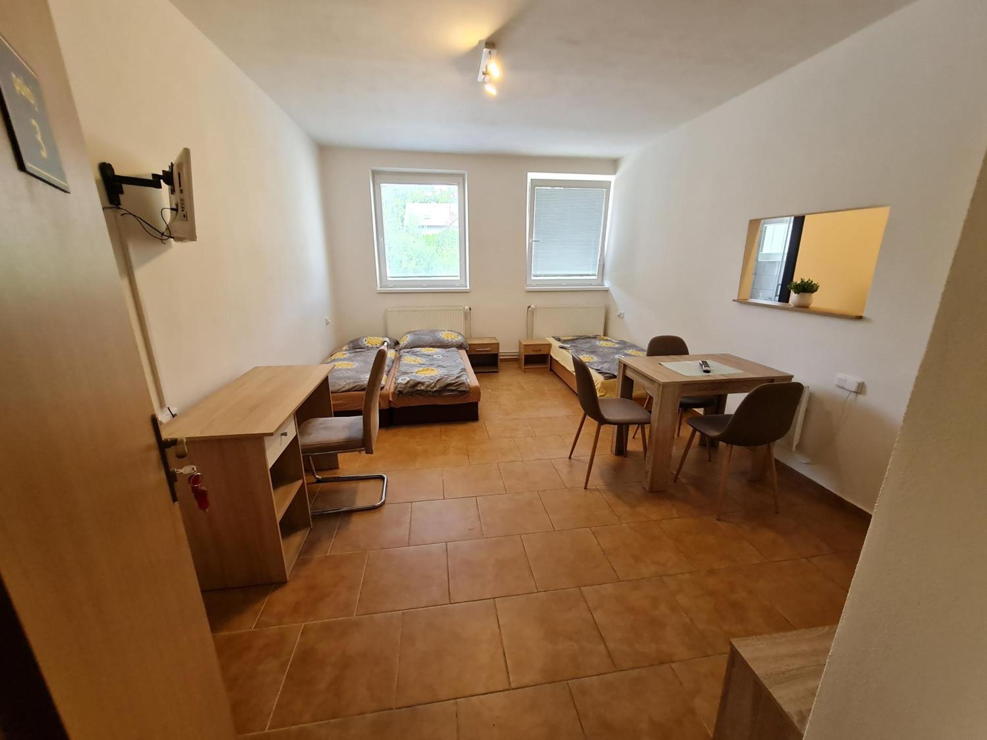 Nika Beds Otel Pardubice Dış mekan fotoğraf